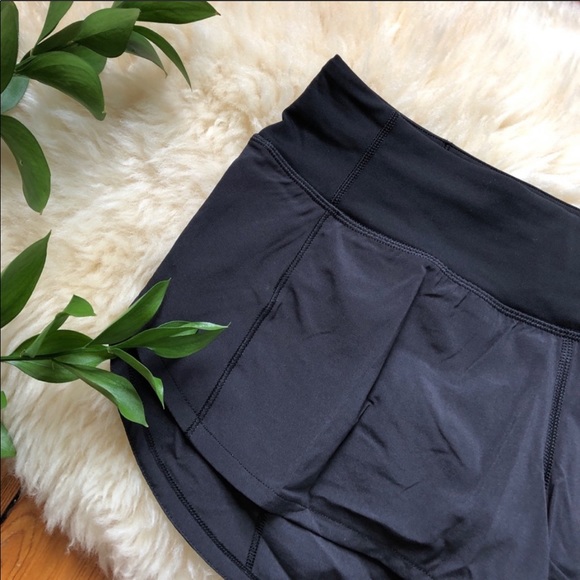 NWT💕Lululemon Speed Up Black Running Shorts - Picture 4 of 7